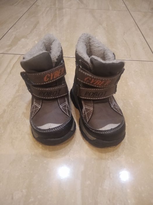 Buty zimowe, śniegowce r. 21