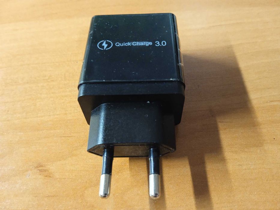 Зарядний пристрій блок живлення питания  4USB порта 3A быстрая зарядка