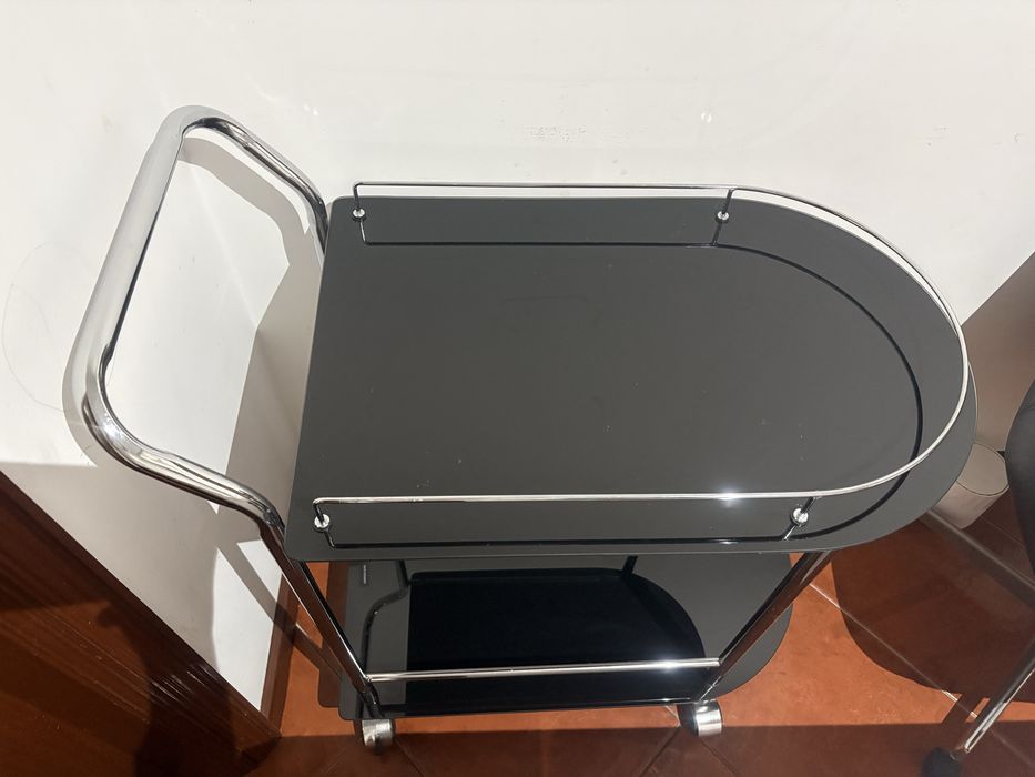 Carrinho bar/apoio em vidro preto e inox com rodinhas – ótimo estado