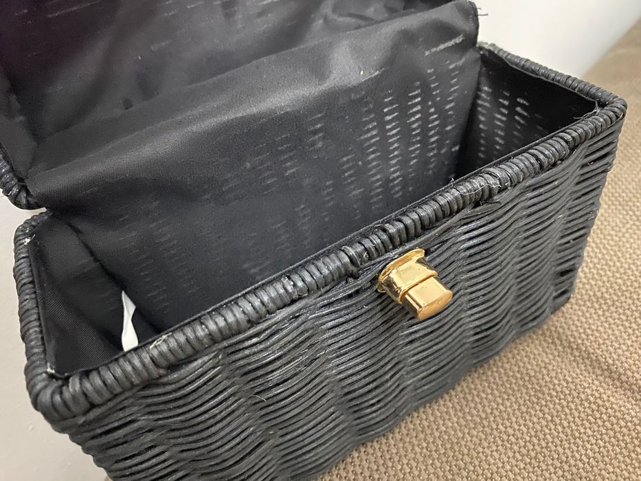 Torebka kuferek czarna