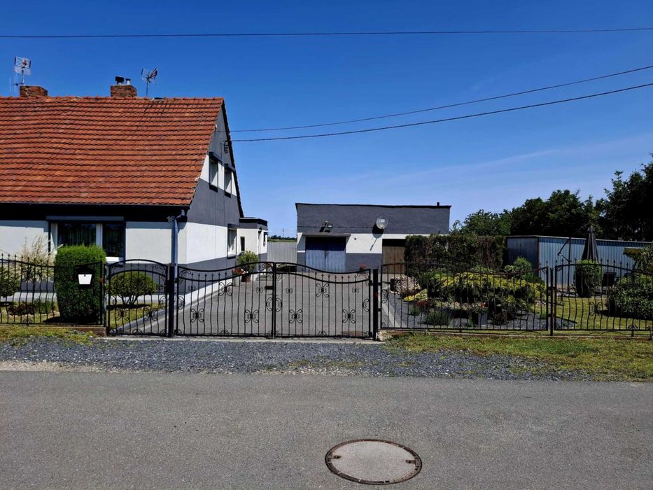 Dom na sprzedaż z ogrodem Gracze