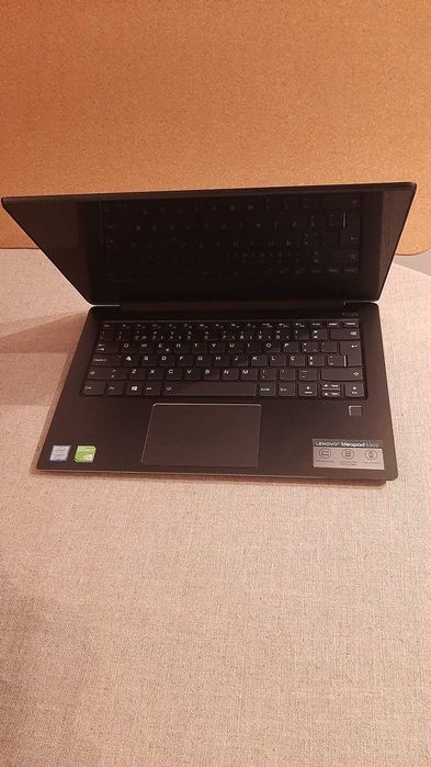 Vende-se portátil lenovo (com ecrã danificado) - para peças