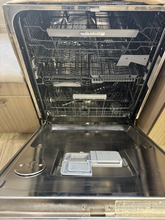 Посудомийна машина ASKO