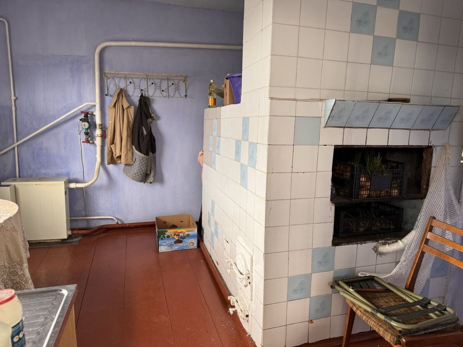 Продається затишний будинок площею 65 м² із присадибною ділянкою 10 соток у місті Остер!