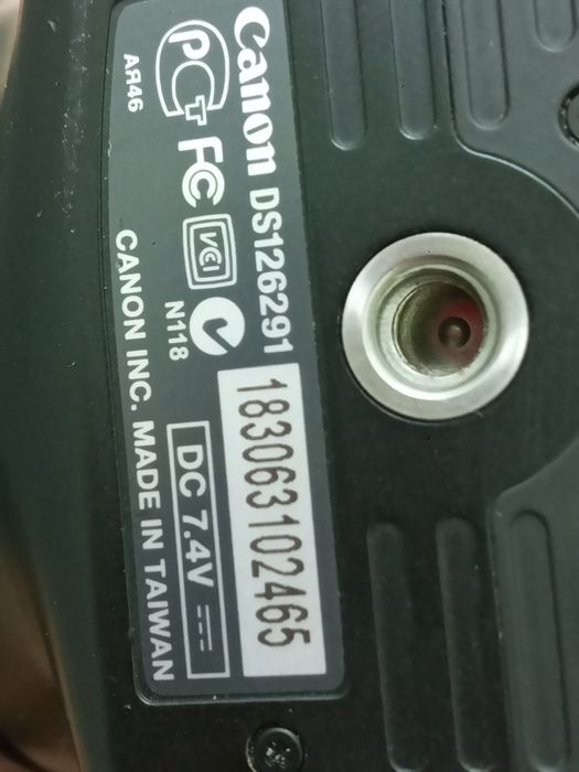 Продам фотоапарат Canon eos 1100d