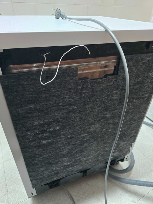 Máquina de Lavar Loiça LG DF355FW — Excelente Estado, Muito Pouco Uso
