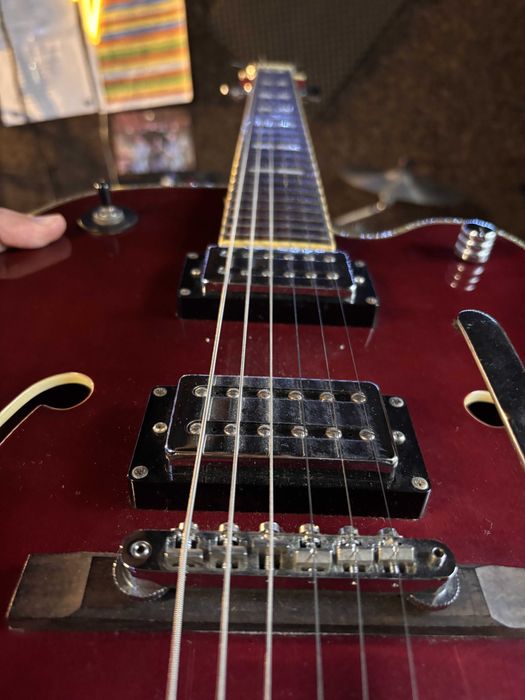 Peavey Rockingham B6 Hollow Body – Bigsby – Cherry