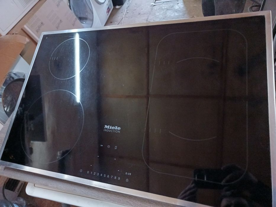 Індукційна варильна поверхня Miele KM 5955