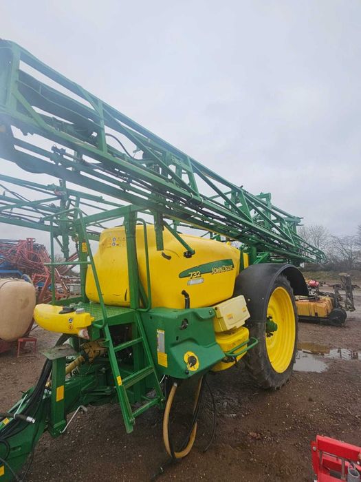 Opryskiwacz John Deere 732. 3000 litry , szerokość 24 m.  stan idealny