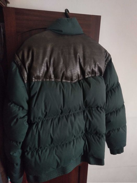 Blusão de penas Duffy