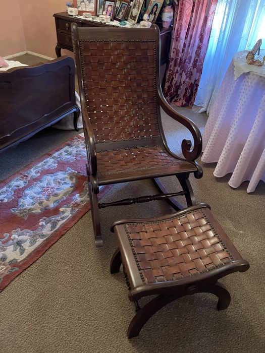 Cadeira de baloiço e banco