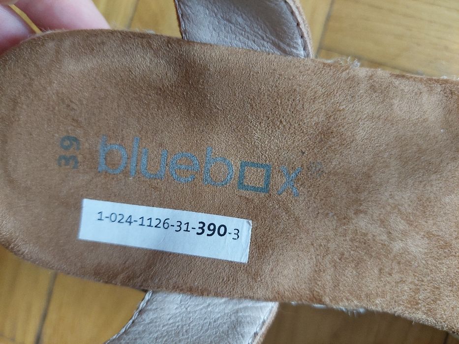 Buty plecione na koturnie