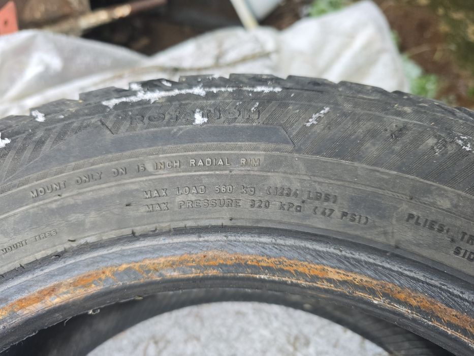 Продам  зимню резину NOKiAN  195/60 r15, протектор 4,5мм,