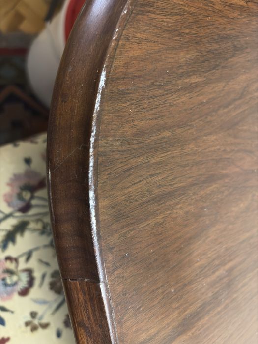 Стіл  2,45*1,20. Гарний, великиц, масивний. Для великого приміщення.