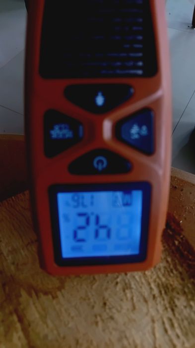 Miernik do pomiaru wilgotności drewna