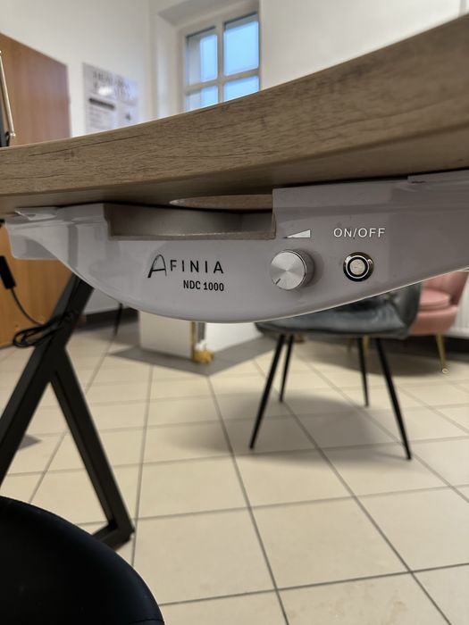 Biurko kosmetyczne z pochłaniaczem