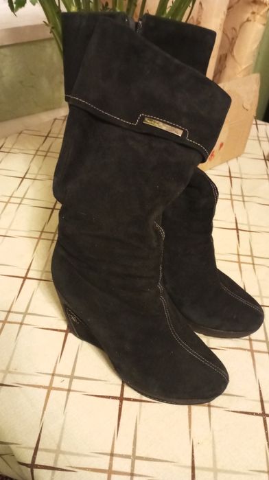 Продам зимние сапоги р.38 натуральная замша