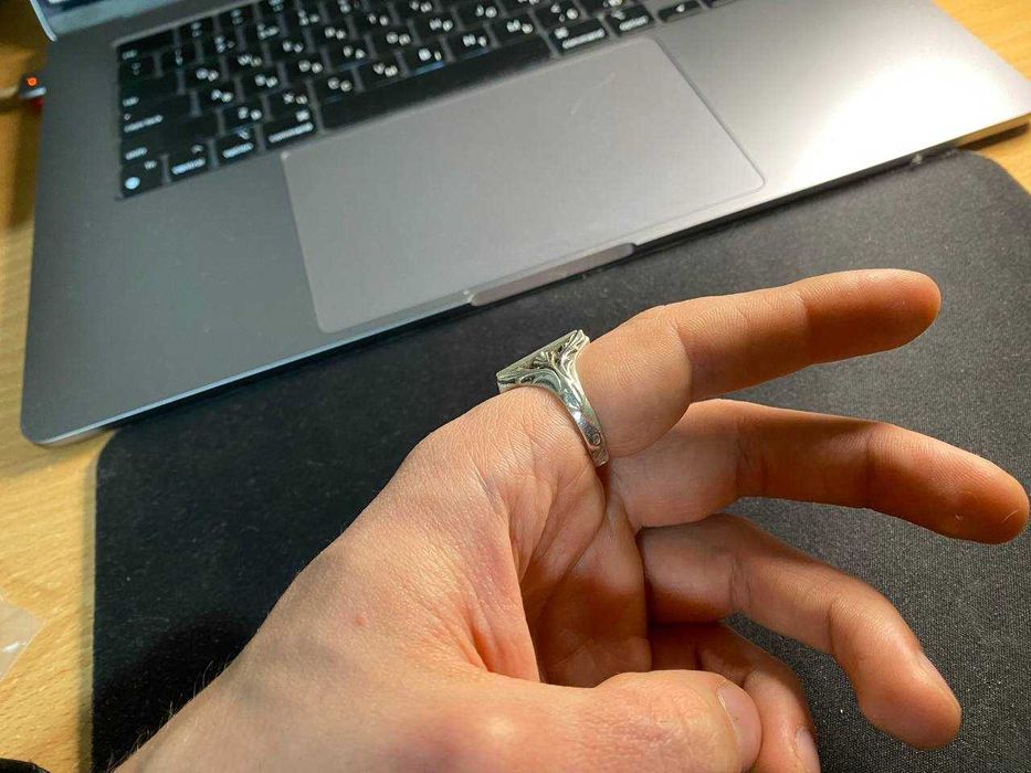 Изящное винтажное колечко с камнем - “Король чорного леса”