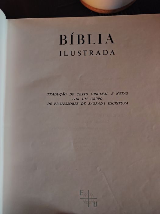 Duas edições de coleção Bíblia Ilustrada