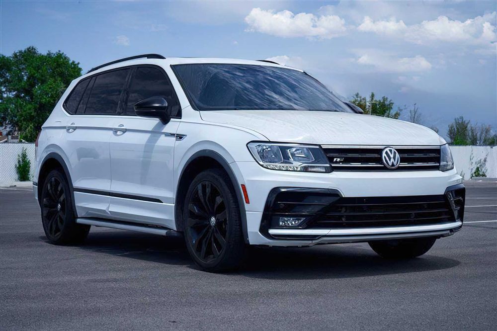 Volkswagen Tiguan      2021