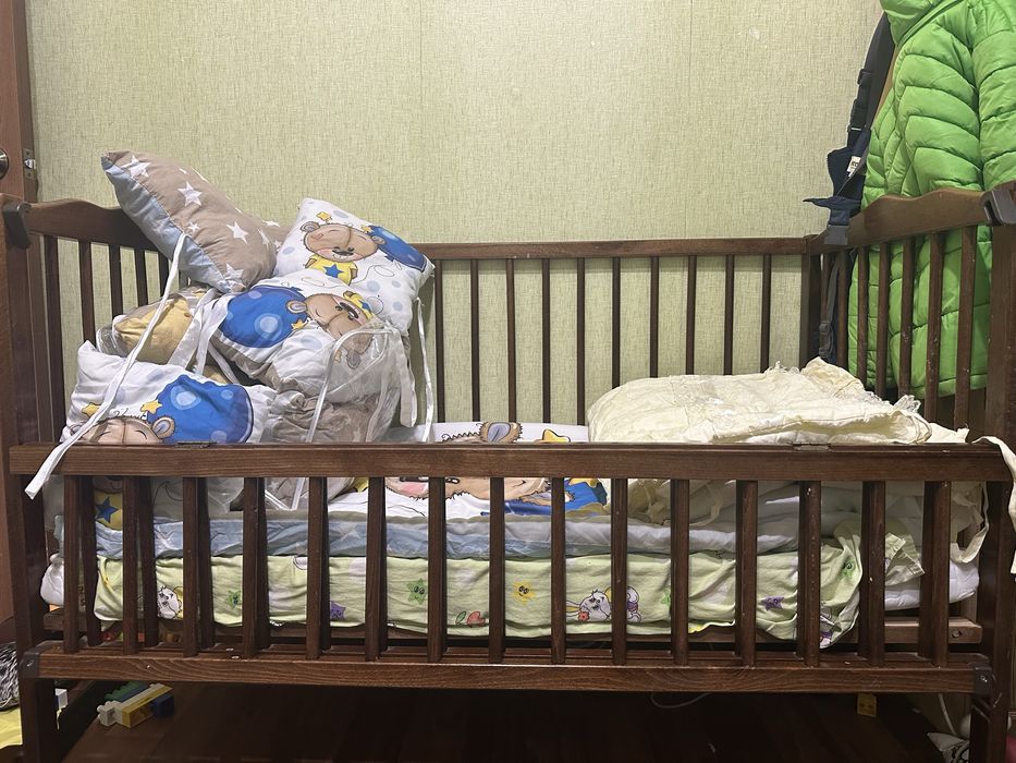 Продам детскую кроватку, в нормальном состоянии! Салтовка только самов