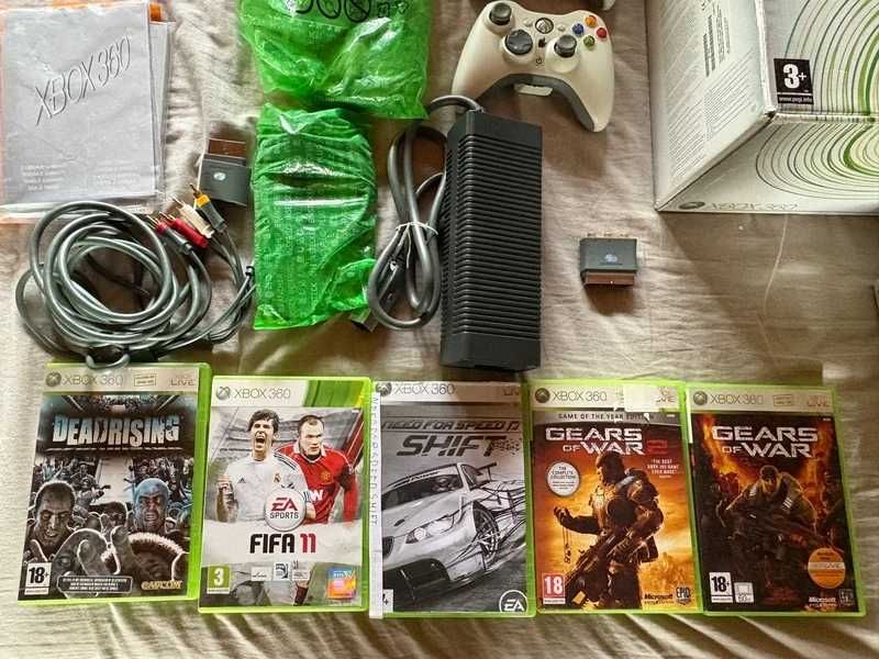 Xbox 360 Arcade  zestaw konsola 100% sprawna kartonik 2 pady 5 gier