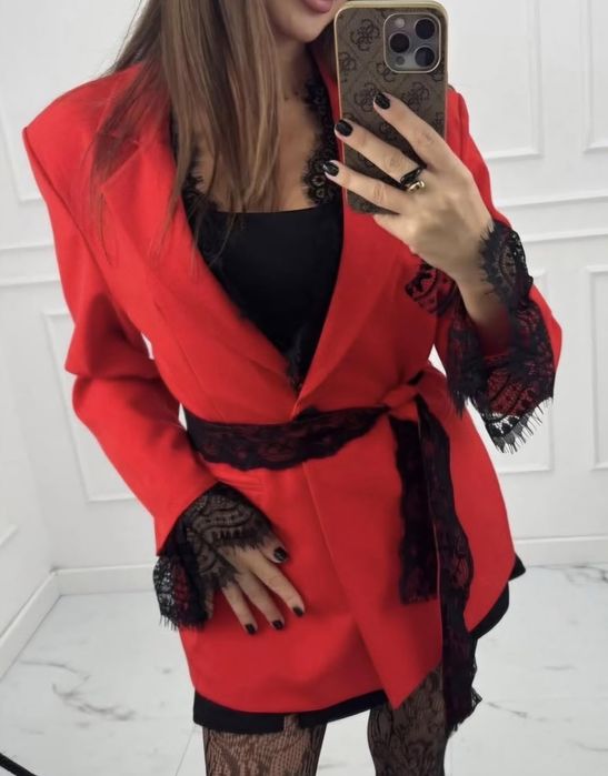 Marynarka dzianina masełko z koronka czerwona pasek uni