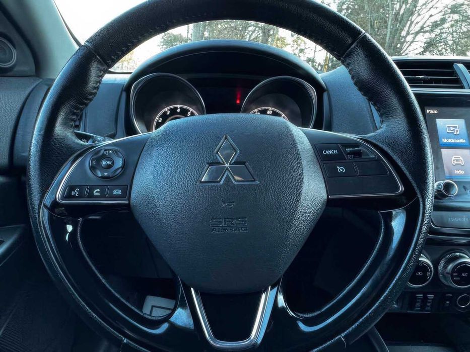 Mitsubishi Outlander SEL      2022