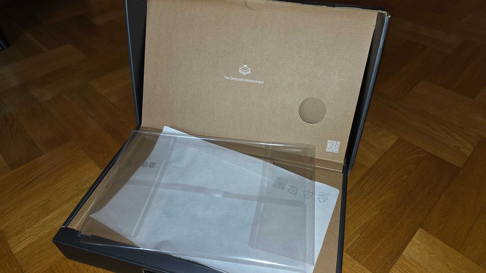 ASUS ZenBook 14 UX425EA-BM114T 14'' Intel Core i7 16GB RAM 512GB SSD