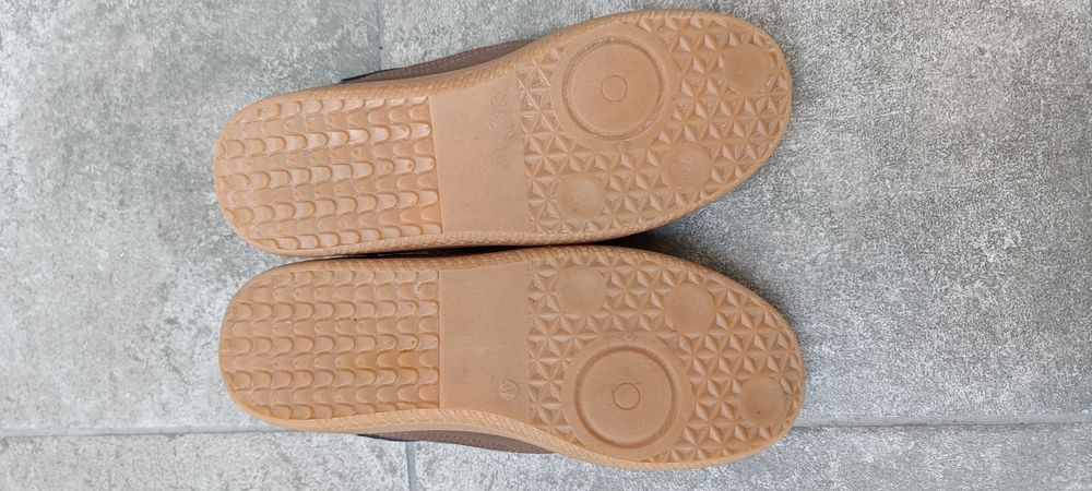 Brązowe sneakersy r.37