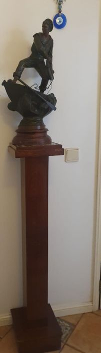 Colunas em madeira,  com base em mármore  (2)