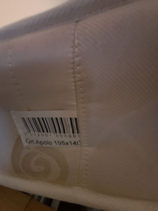 Cama de casal, com colchão, cor branca da marca Brimnes