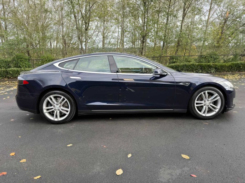 Tesla Model S      2013