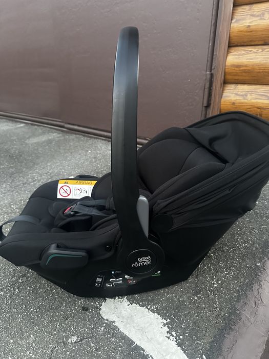 Автокрісло Britax-Romer Baby + адаптери для каляски
