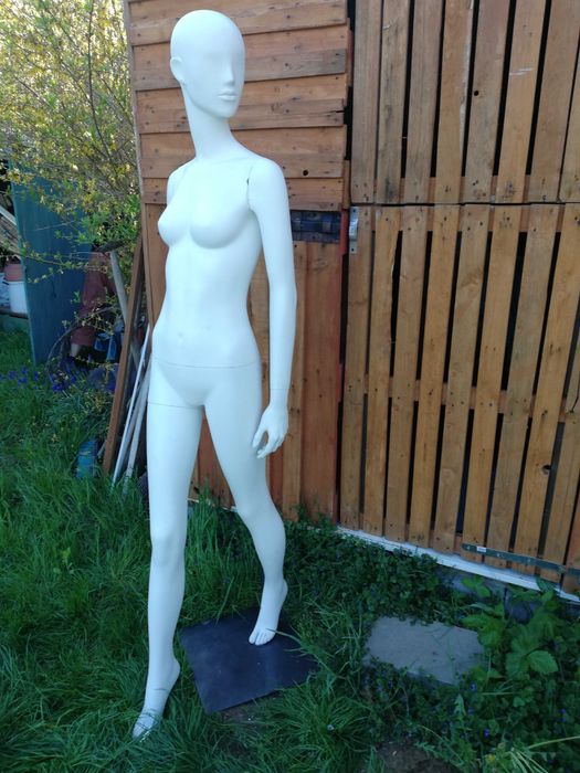 manekin damski plastikowy