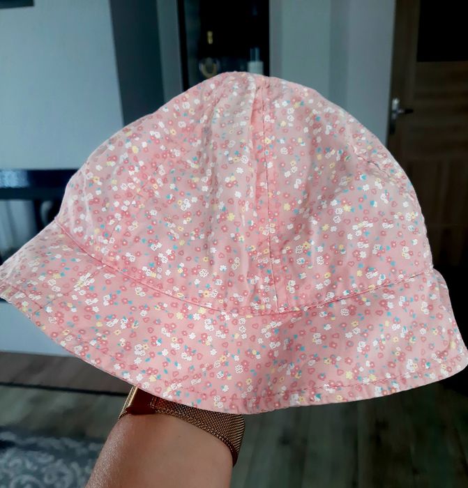 Kapelusik dla dziewczynki