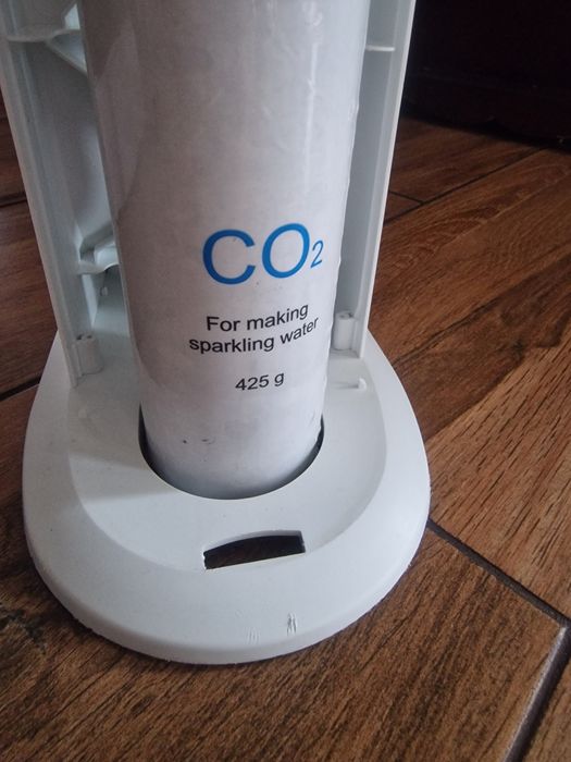 Saturator do gazowania wody Aqvia