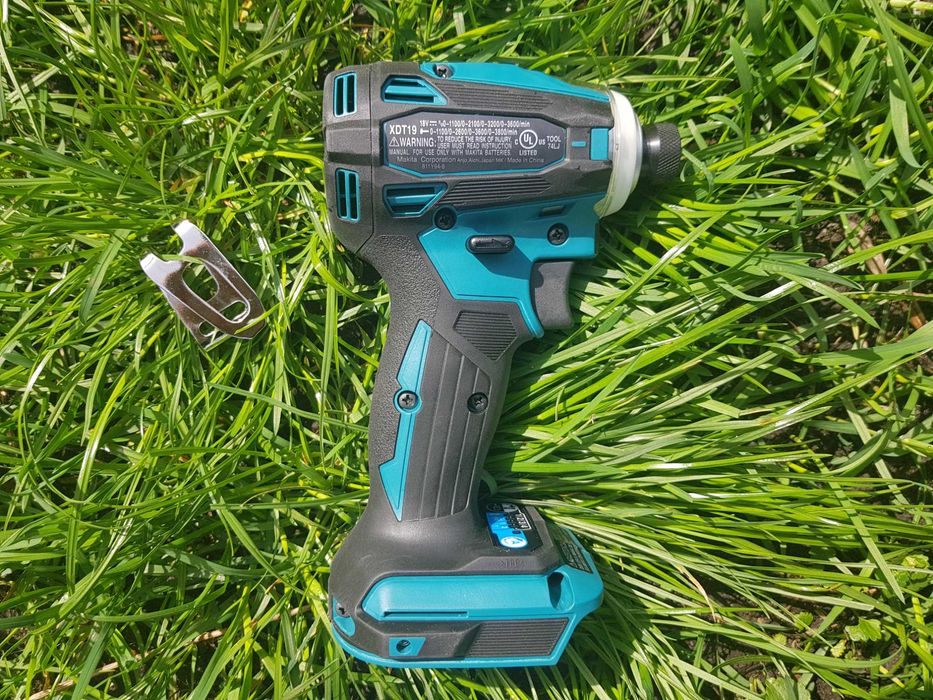 Шуруповерт імпакт акумуляторний Makita XDT19 18V LXT