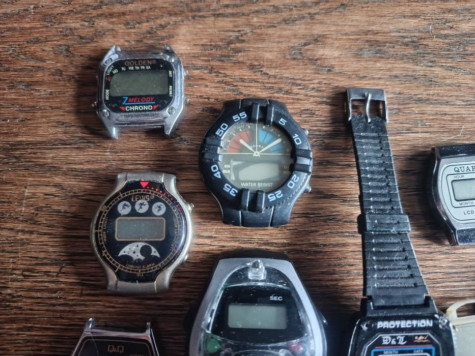 Sprzedam zestaw zegarków elektronicznych na części lata 90te.