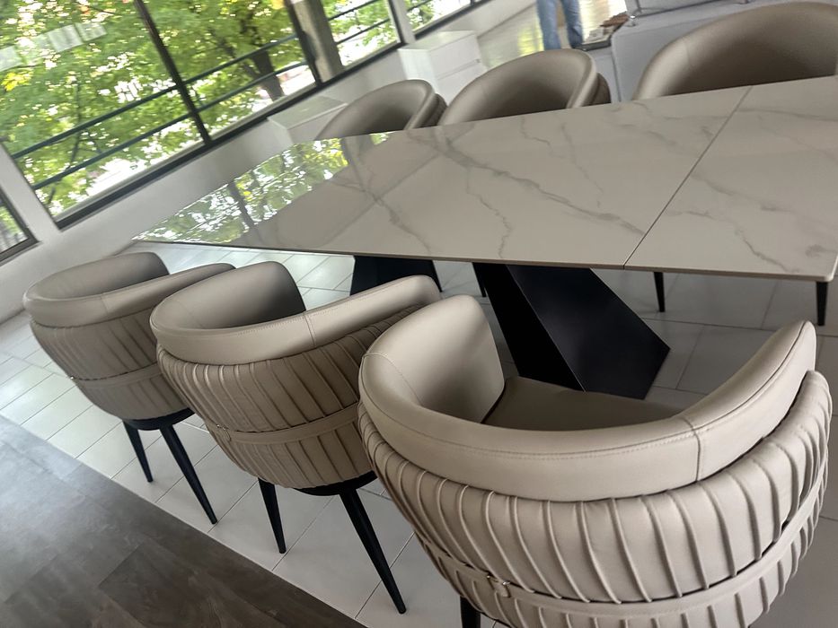 Mesa em Mármore com Cadeiras em Pelex6