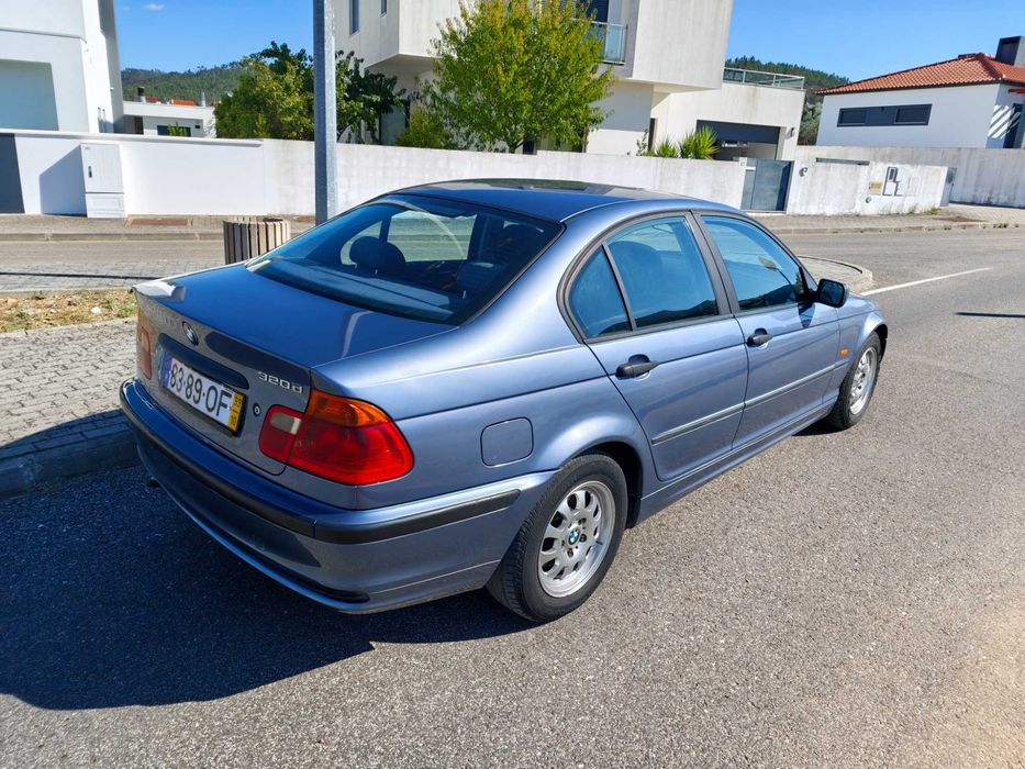 BMW 320D   sedan