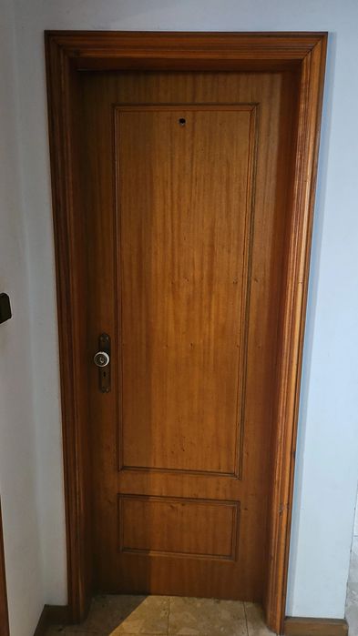 Portas de madeira variadas