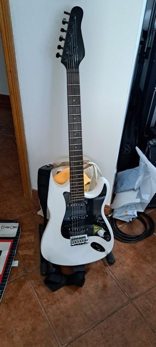 Guitarra Eléctrica Custom Strat