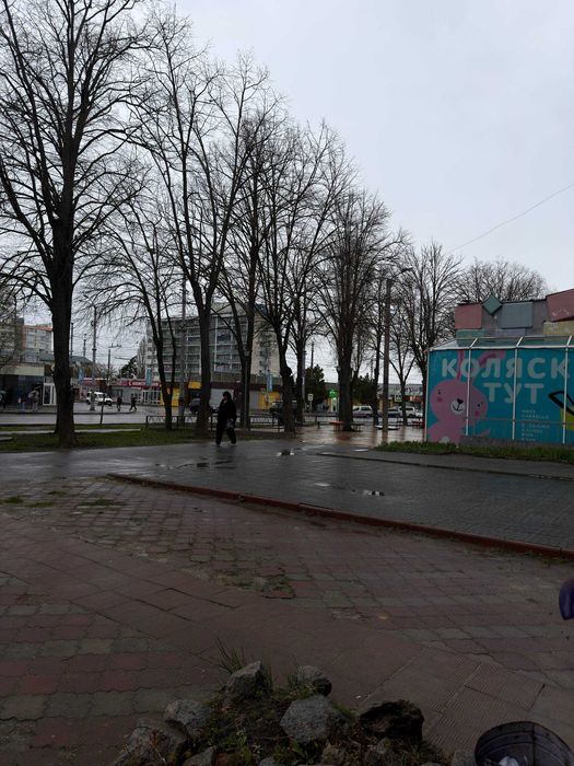 Приміщення 33,5 м² з окремим входом 2 хв від метро Палац Спорту