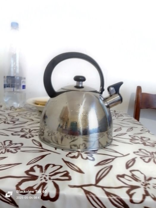 Продаю чайник з свистом