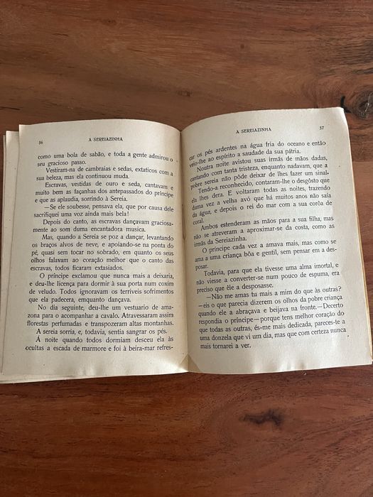 Livro três contos de Andersen