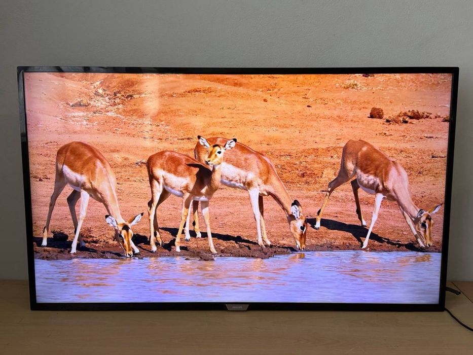 Телевізор Philips  50″ / 4K UHD / Smart TV / HDR
