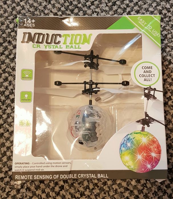 Mini dron Latająca kula świecąca zabawka czujnik ruchu żyroskop