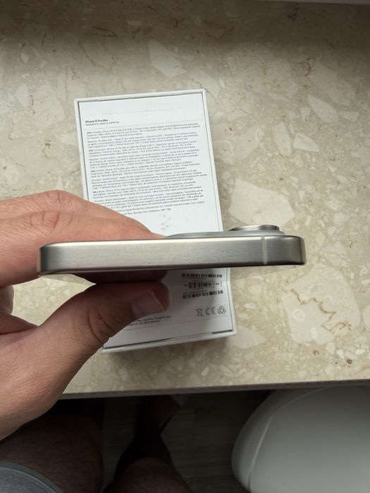 Sprzedam iPhone 15 pro max 256 GB Natural Titanium