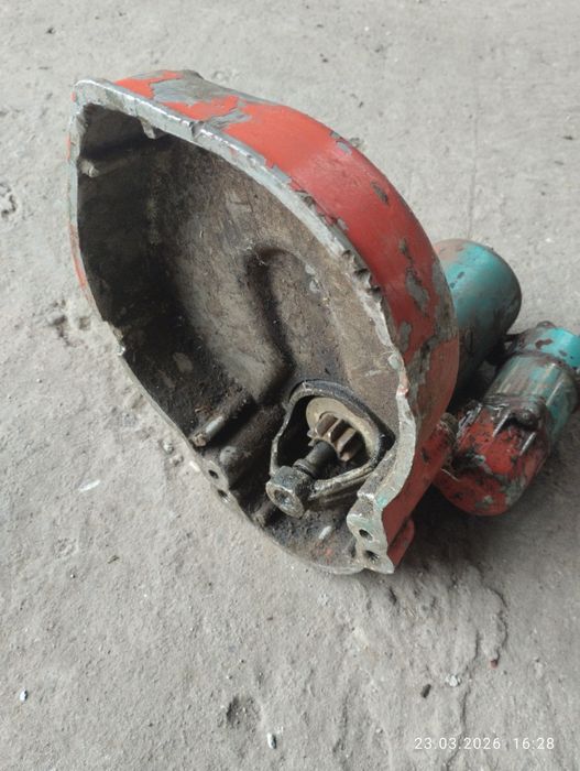 Запчастини ЮМЗ первічний вал стартер.